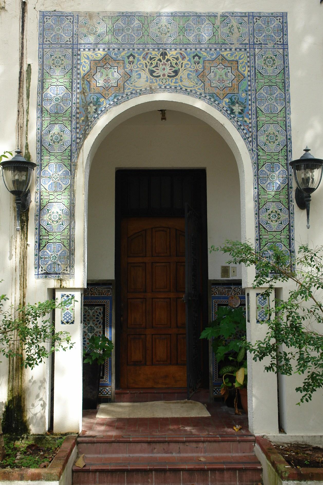 Edificio de Apartamentos en la calle Cervantes - San Juan (Condado) - 2011